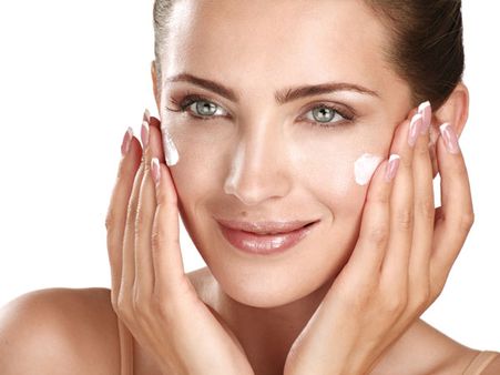 2. Apply Moisturiser: 