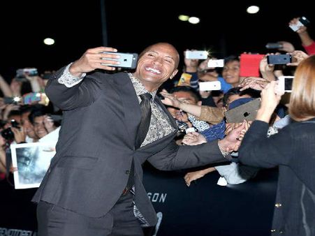Dwayne “The Rock” Johnson Is A Selfie King Dwayne “The Rock” Johnson Is A Selfie King