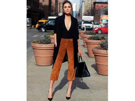 V-Neck Tees/Tops V-Neck Tees/Tops