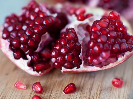 Pomegranate Seed Oil: 