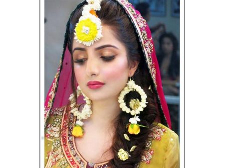 The White & Yellow Floral Jewellery