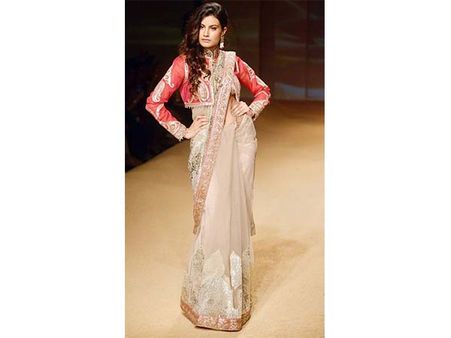 Wear A Short Jacket With Saree