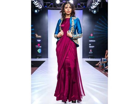 Contrasting Jacket With Sarees