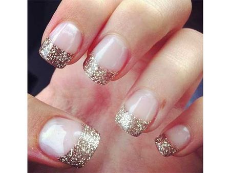 4. Sparkle Manicure: 