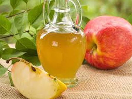 5. Apple Cider Vinegar & Water Face Cleanser