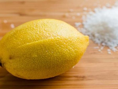 10. Brighten up your white clothes