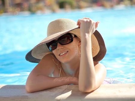 6. Protects Your Skin From Sun Damage