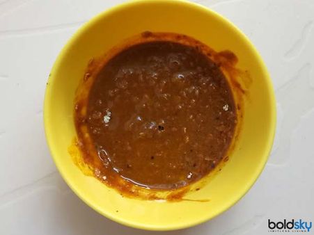 3. Coffee And Almond Oil Scrub