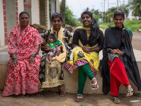 She And Her Sisters Also Suffer From The Same She And Her Sisters Also Suffer From The Same