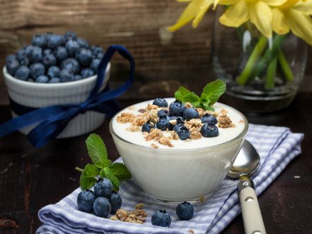 2. Avoid High-fibre Cereal With Berries: