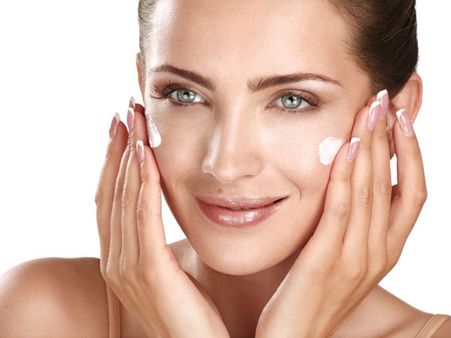 1. Helps To Moisturize Your Skin