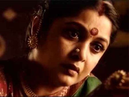 Sivagami – Her Bindi Design: “Full Moon” Sivagami – Her Bindi Design: “Full Moon”