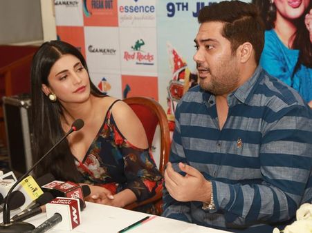 Shruti's Floral Swag Shruti's Floral Swag