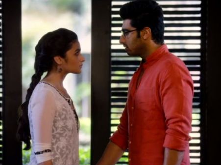 On A Date, The Guy Has To Pick Up!