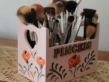 Keep Makeup Brushes Clean