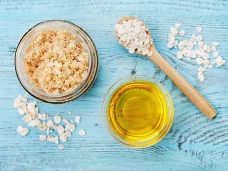 Recipe 1: Seasalt Scrub With Coconut Oil