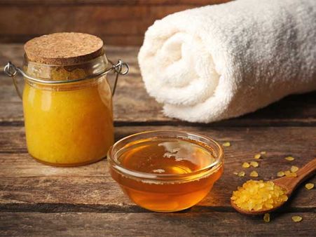 Recipe 3: Vitamin-E Honey Sea Salt Scrub