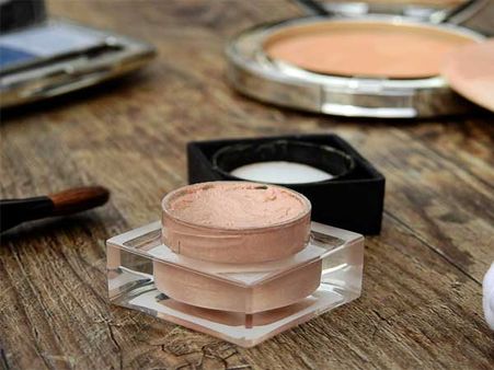 Compact, Bronzer And Illuminator Compact, Bronzer And Illuminator