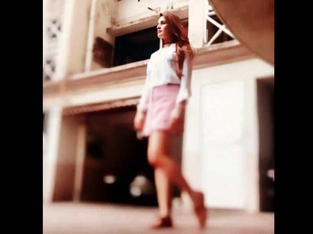 In A 'Pinky' Look In A 'Pinky' Look