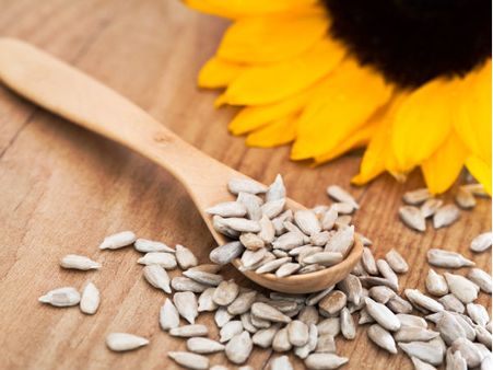 7. For Fair Skin – Saffron And Sunflower Seeds