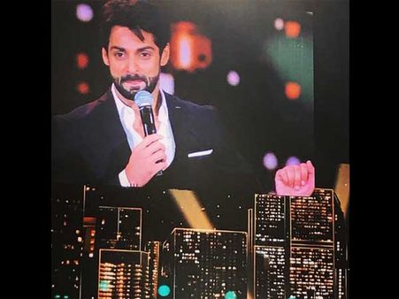Karan Wahi: Full Grown Beard With A Circular Moustache Karan Wahi: Full Grown Beard With A Circular Moustache