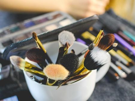 Soft Monochromatic Makeup Requires Less Of Cosmetics