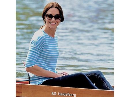 Central Parted Simple Ponytail