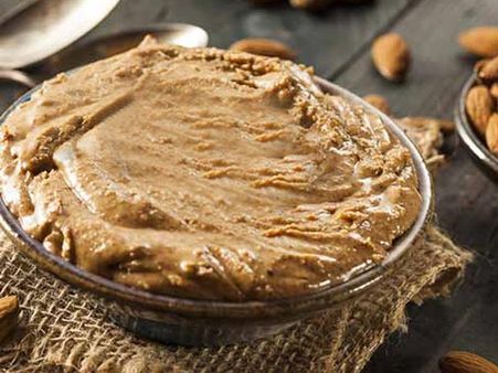 Cinnamon And Nutmeg Powder With Honey Cinnamon And Nutmeg Powder With Honey