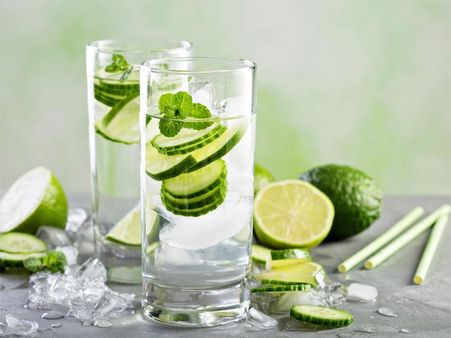 1) Cucumber And Lime Juice Face Mask: