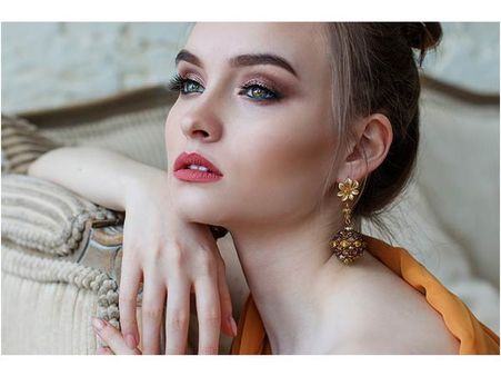 Highlighting Eyeshadow