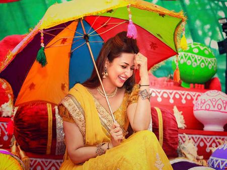 Carry Bright Umbrellas Carry Bright Umbrellas