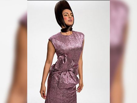 Look 3: Sizzling In Mauve