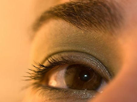 8. Dealing Wit A Foreign Object In The Eye: