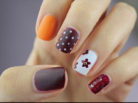 Contrasting Nail Colours Contrasting Nail Colours