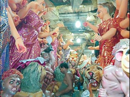 Experience The Making Of Durga Idols