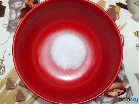 #7 Use Red Plates to Serve Unhealthy Food