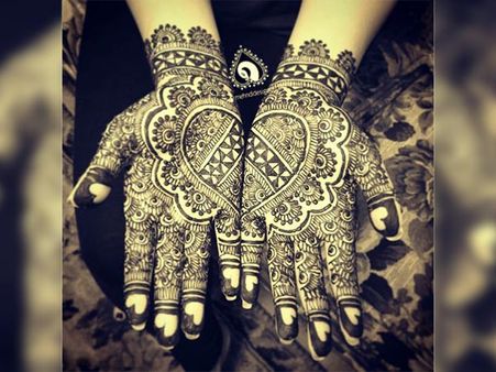 2-in-1 Mehendi Design
