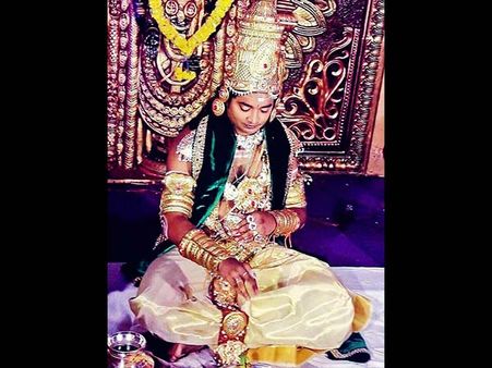 It Was Not Only The Family That Was Dressed This Way! It Was Not Only The Family That Was Dressed This Way!