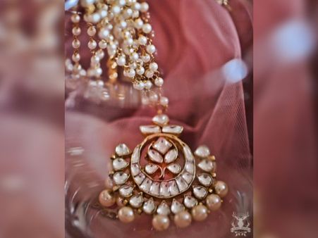 Moon-arched Necklace