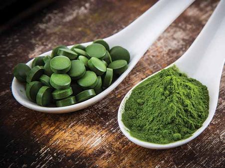 #7 Consume Spirulina smoothies.