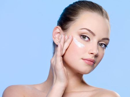  Locks The Moisture Into Your Skin