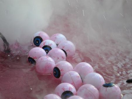 Pair Of Eyeballs – 1,02,322