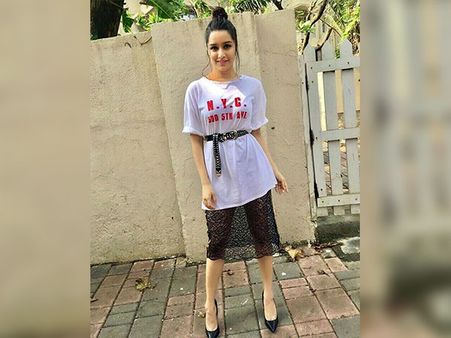 Jhanvi And Sequin Style 