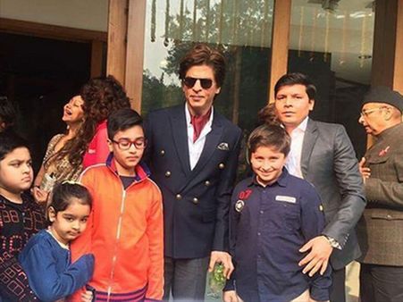 King Khan's Look King Khan's Look