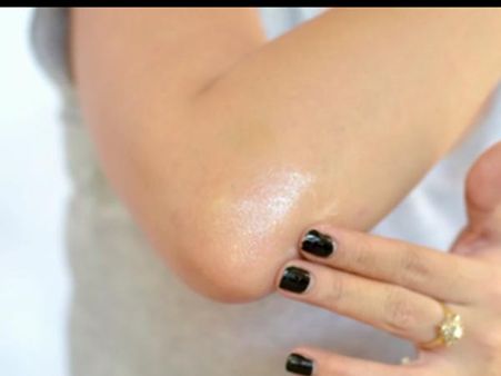 5. Soothes Irritated Skin 