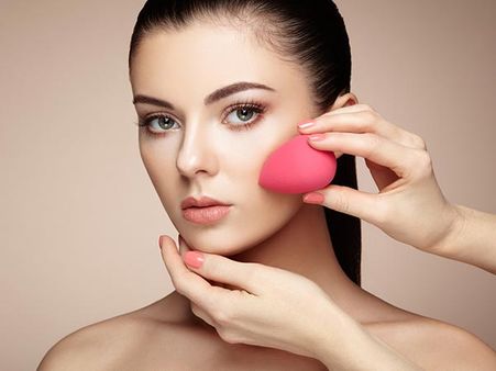 7. Apply Highlighter And Blush: