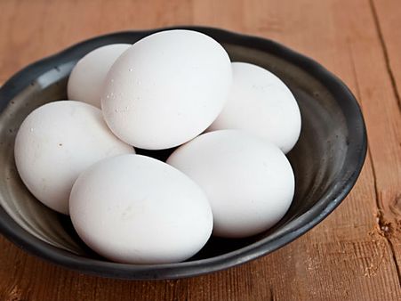 Egg White And Lemon Juice Pack