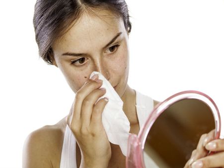 6. It Reduces The Sebum Production: