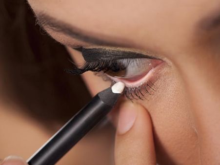 5. Make Your Eyes Look Bigger With White Eyeliner