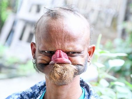 He Can Make A Rubber Face In Seconds